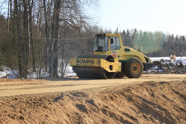 Компания Техоптимум-дорожные работы.
Грунтовый каток BOMAG BW 219 D-4 компании Техоптимум.