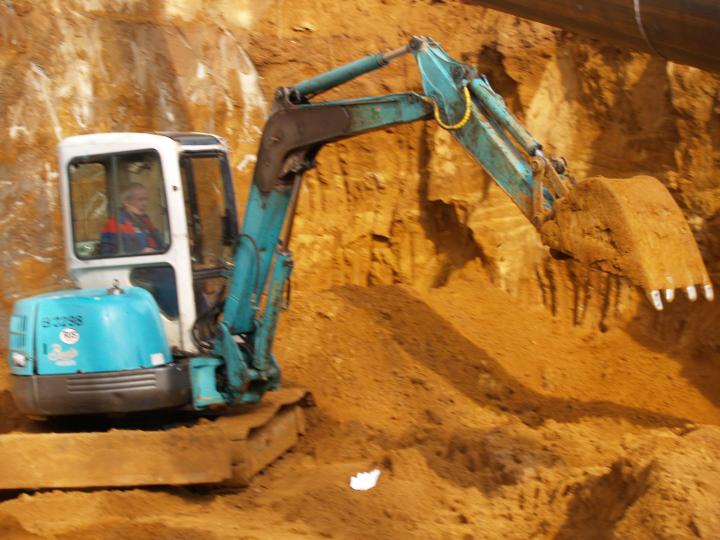 Компания Техоптимум-земляные работы.
Мини-экскаватор Kobelco 40SR компании Техоптимум.