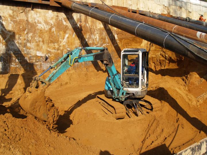 Компания Техоптимум-земляные работы.
Мини-экскаватор Kobelco 40SR компании Техоптимум.