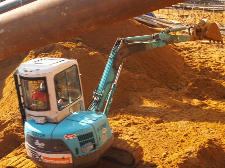 Компания Техоптимум-земляные работы.
Мини-экскаватор Kobelco 40SR компании Техоптимум.